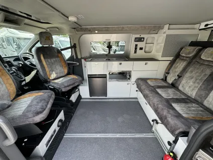 Auto-Sleepers  Custom Air Auto (T-00126) 