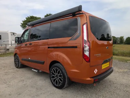 Auto-Sleepers  Custom Air Auto (T-00136) 