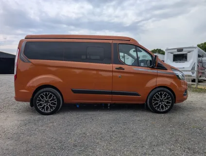 Auto-Sleepers  Custom Air Auto (T-00136) 