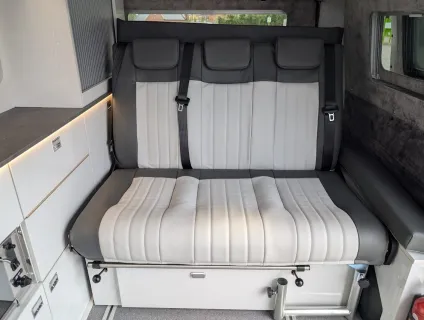 Auto-Sleepers  Custom Air Auto (T-00136) 