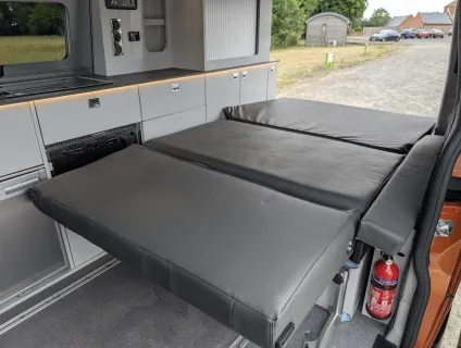 Auto-Sleepers  Custom Air Auto (T-00136) 