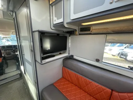 IH  600 CRL, Volkswagen 177BHP Auto 2019