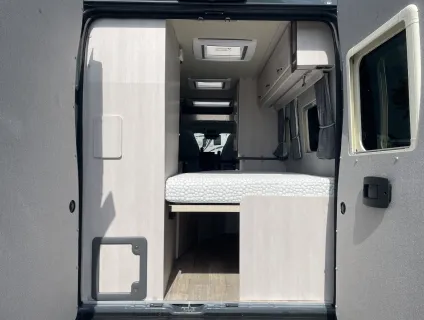 Auto-Sleepers  Kingham 180BHP Auto (P-09759) 