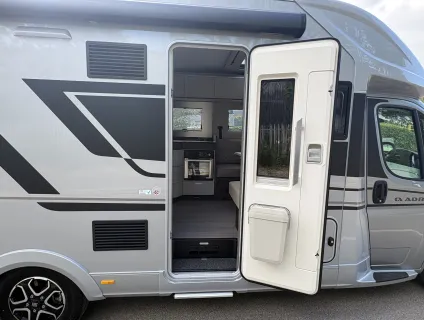 Adria  Coral 670 DC Supreme Coral 670 DC Supreme 