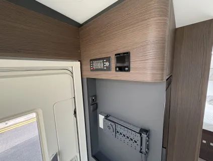Adria  Coral 670 DC Supreme Coral 670 DC Supreme 