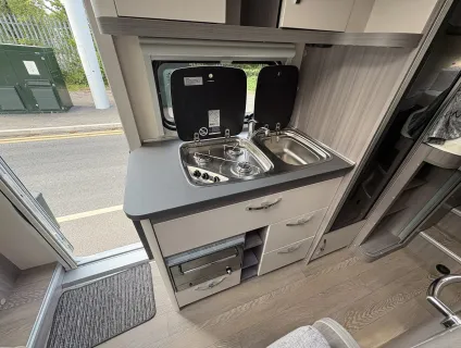 Hobby Optima V65 GE On Tour 
