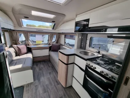 Swift Elegance Grande 845 2023