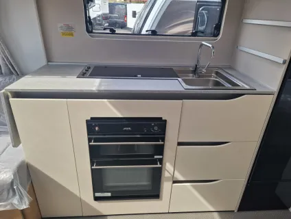 Adria Adora Seine 2024