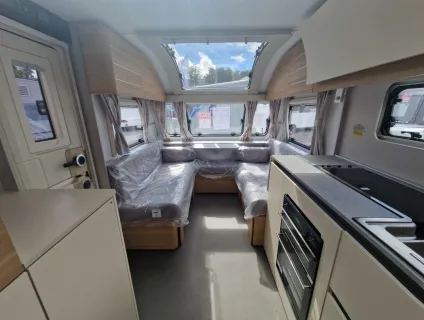 Adria Adora Seine 2024