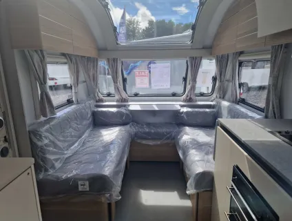 Adria Adora Seine 2024