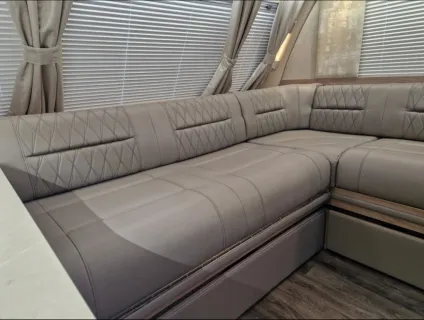 Swift Elegance Grande 760 2024