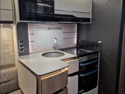 Swift Elegance Grande 760 2024