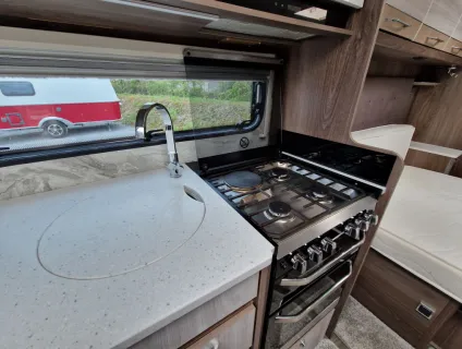 Coachman  Lusso 2021