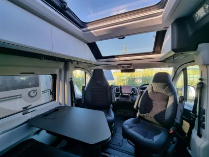 Adria  Twin Supreme 640 SGX 2025