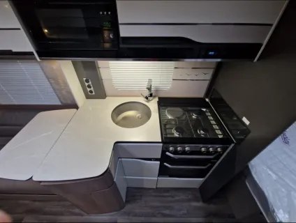 Swift Elegance Grande 780 2024