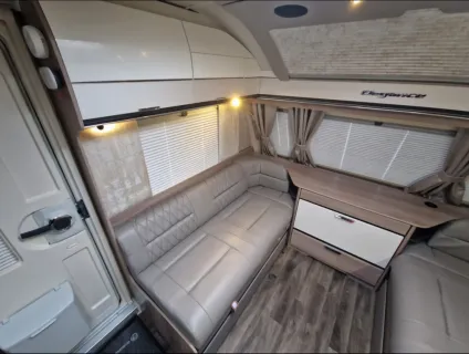 Swift Elegance Grande 780 2024