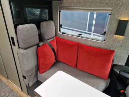 Niesmann + Bischoff iSmove 7.3 F 2025