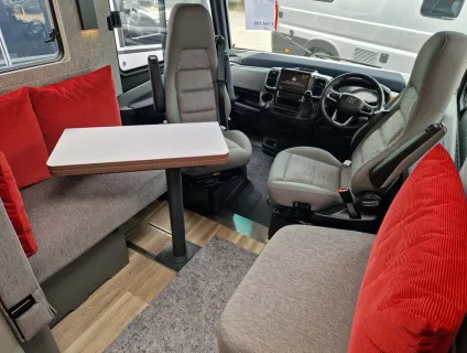 Niesmann + Bischoff iSmove 7.3 F 2025