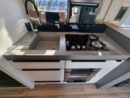 Niesmann + Bischoff Arto 88 2025