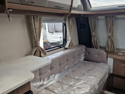 Coachman VIP 520 2025
