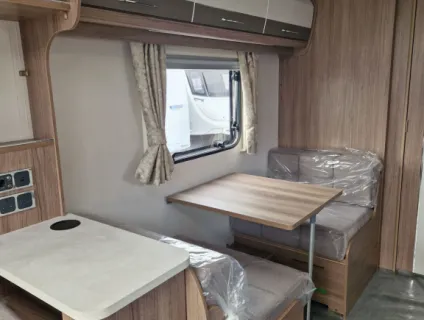 Coachman VIP 520 2025