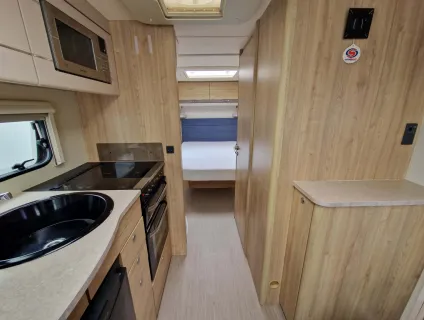 Elddis  Chatsworth 550 2016