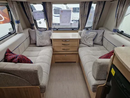 Elddis  Chatsworth 550 2016