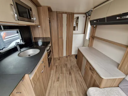 Swift Elegance 480 2021