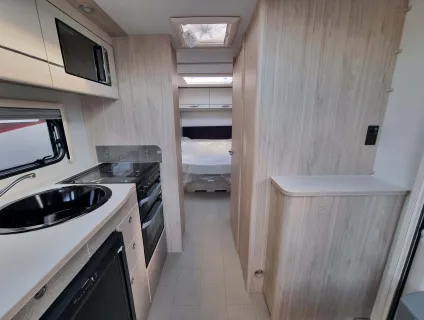 Elddis Avante Apex 550 2026