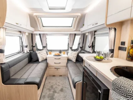 Elddis Avante Apex 860 2026