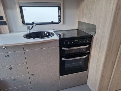 Elddis Avante Apex 860 2026