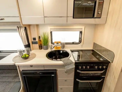 Elddis Avante Apex 860 2026