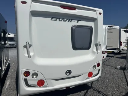 Swift Charisma 560 2011