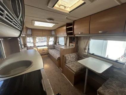 Swift Charisma 560 2011