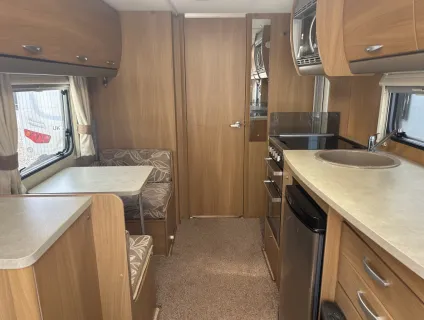 Swift Charisma 560 2011