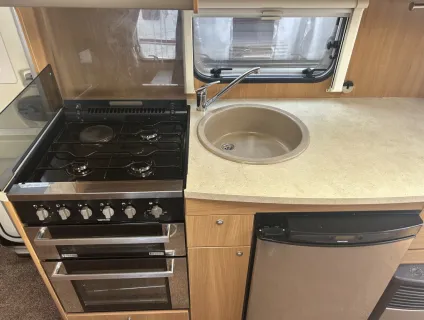 Swift Charisma 560 2011