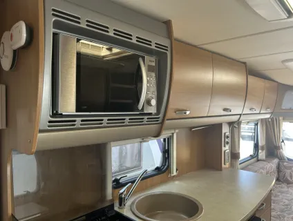 Swift Charisma 560 2011