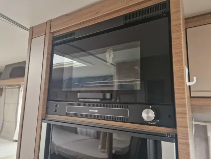 Knaus  Live I700 MEG 2024
