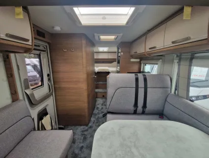 Knaus  Live I700 MEG 2024