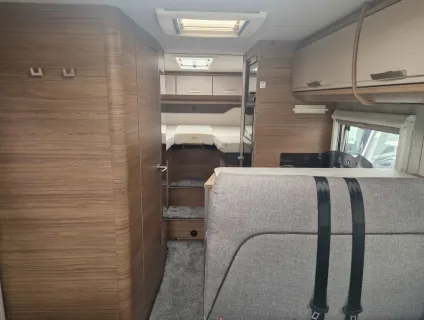 Knaus  Live I700 MEG 2024