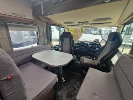 Knaus  Live I700 MEG 2024