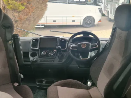 Knaus  Live I700 MEG 2024