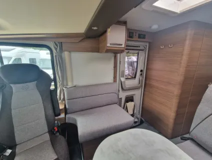 Knaus  Live I700 MEG 2024