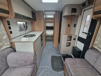 Bailey Unicorn Deluxe Cabrera 2026