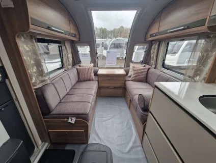 Bailey Unicorn Deluxe Cabrera 2026