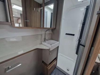 Bailey Unicorn Deluxe Vigo 2026