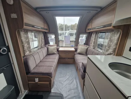 Bailey Unicorn Deluxe Vigo 2026