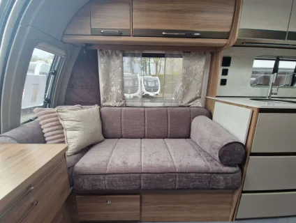 Bailey Unicorn Deluxe Vigo 2026