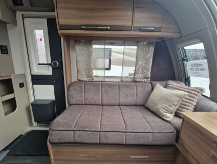 Bailey Unicorn Deluxe Vigo 2026