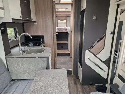 Swift Voyager 584 2026
